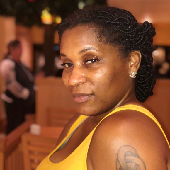 Meet your Posher, Seneca - Picture 2 of 2